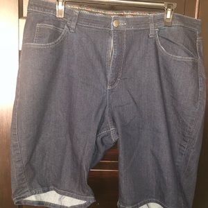 Size 24 Lee Riders comfort waist shorts